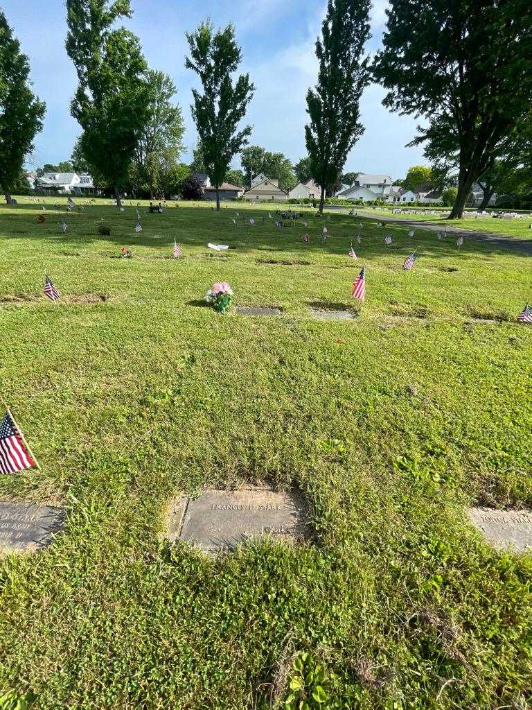 Frances D. Stark's grave. Photo 2