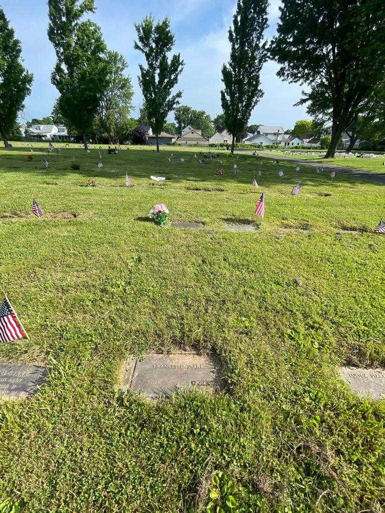 Frances D. Stark's grave. Photo 1