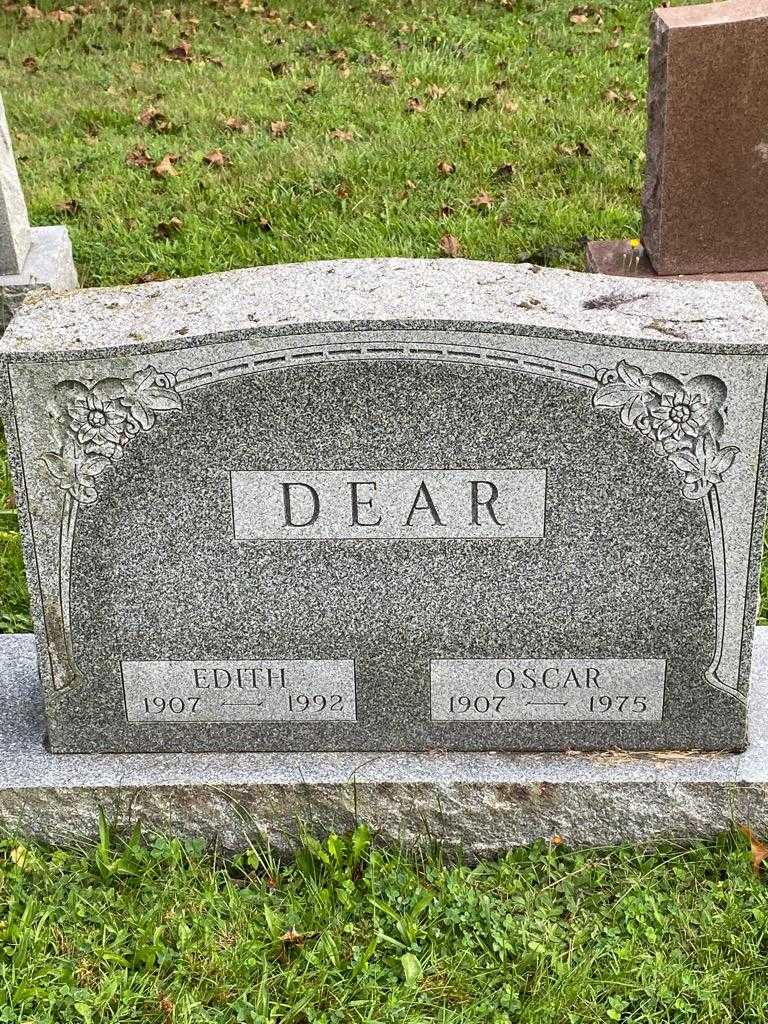 Oscar Dear's grave. Photo 3