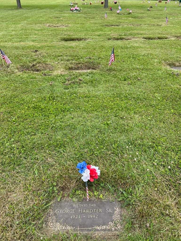 George Hardter Senior's grave. Photo 2