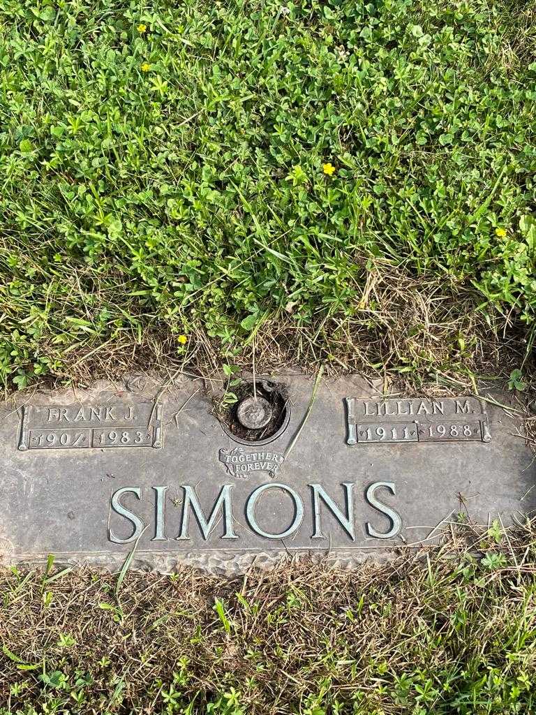 Frank J. Simons's grave. Photo 3