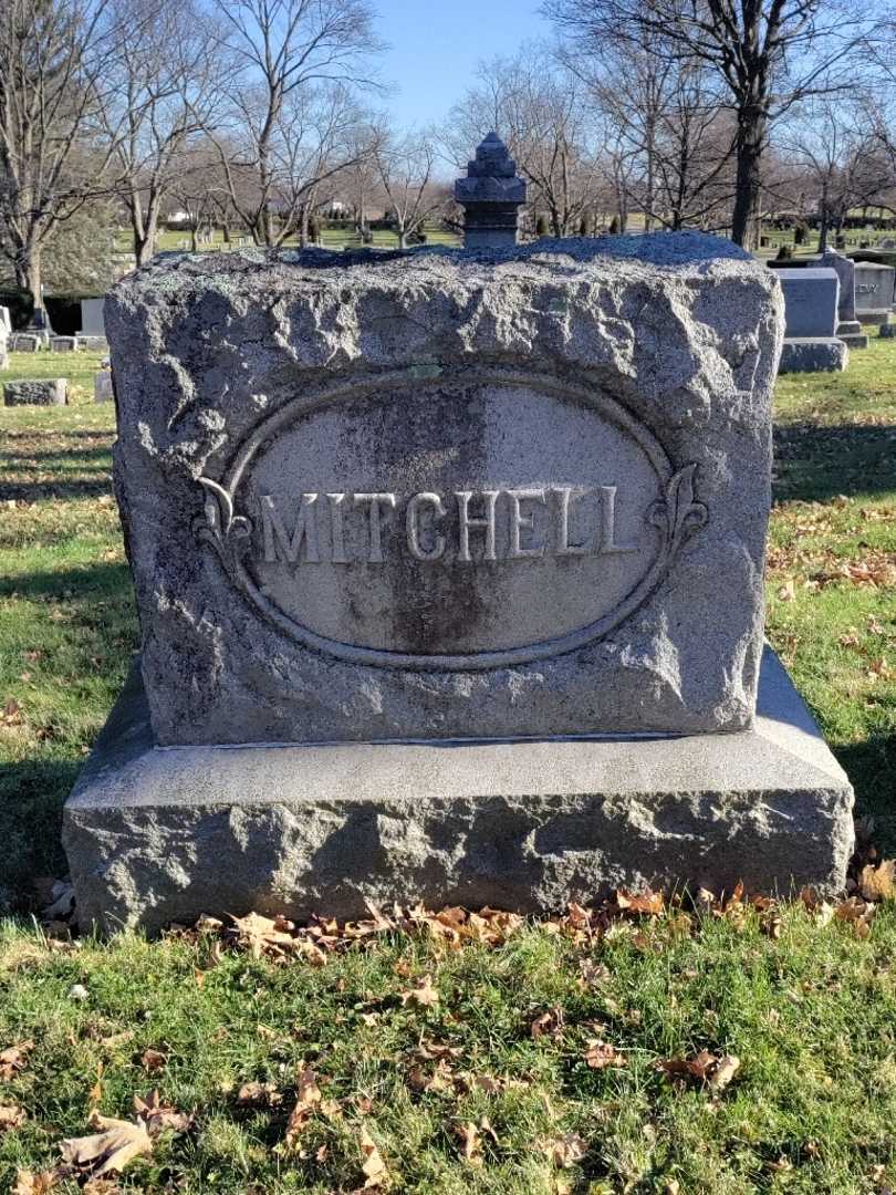 Maud J. Mitchell's grave. Photo 4