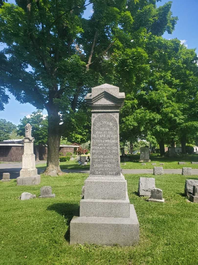 Jesse McKinley's grave. Photo 1
