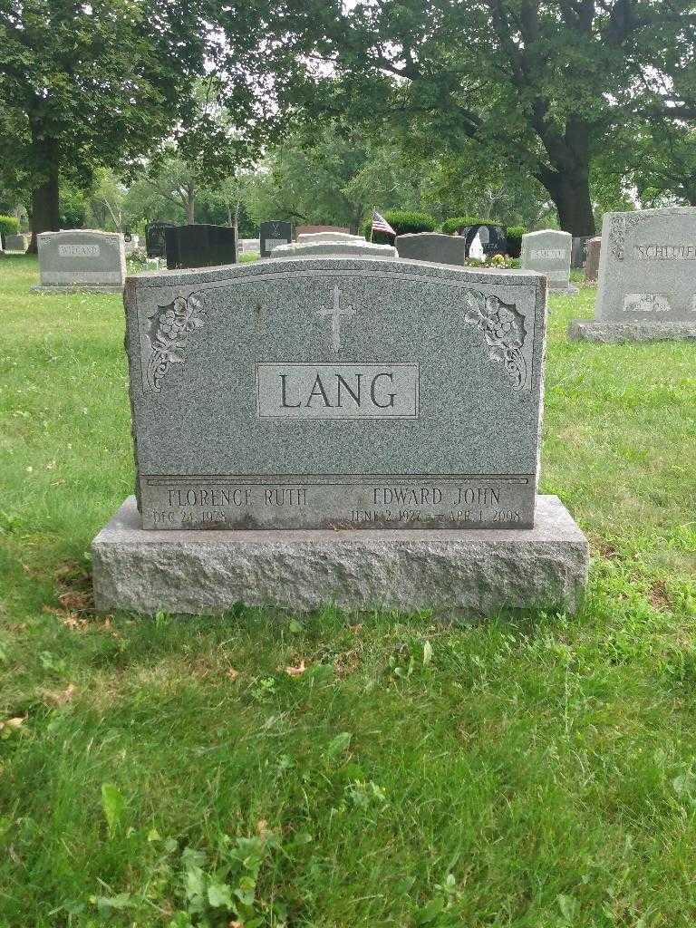 Florence Ruth Lang's grave. Photo 2