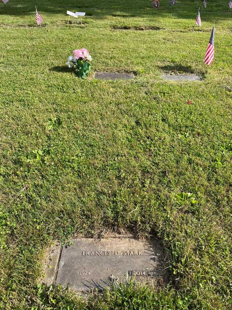 Frances D. Stark's grave. Photo 3