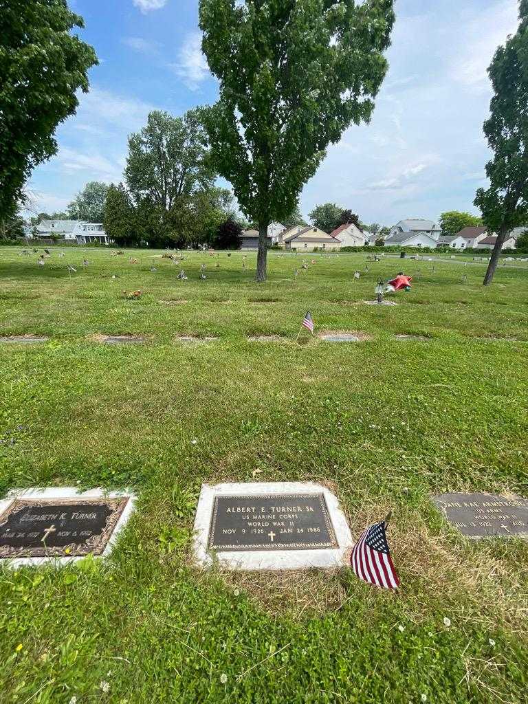 Albert E. Turner Senior's grave. Photo 1