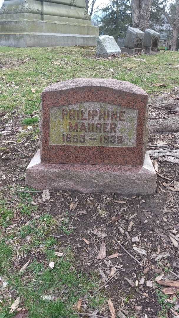 Philipine Reasel Maurer's grave. Photo 17