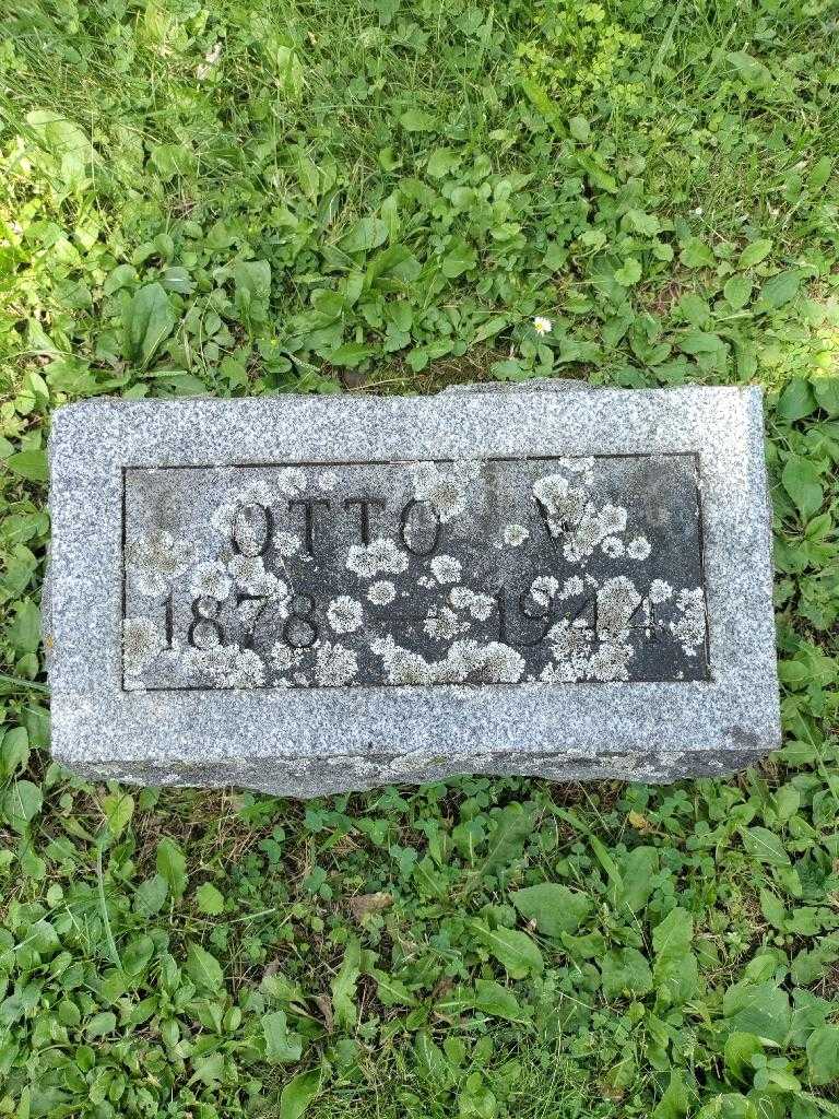 Otto W. Hoppe's grave. Photo 3