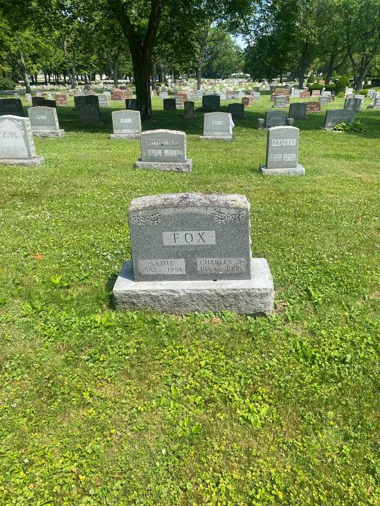 Charles J. Fox's grave. Photo 2