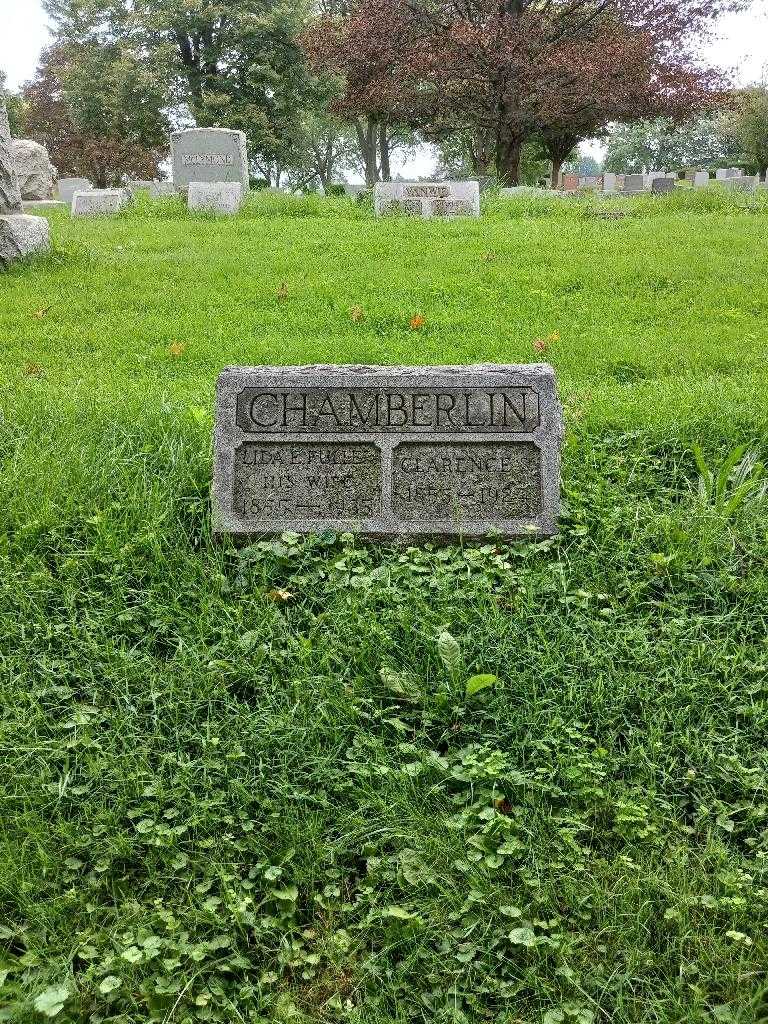 Lida E. Fuller Chamberlin's grave. Photo 1