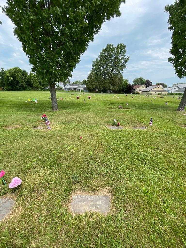 May Gilcher's grave. Photo 1