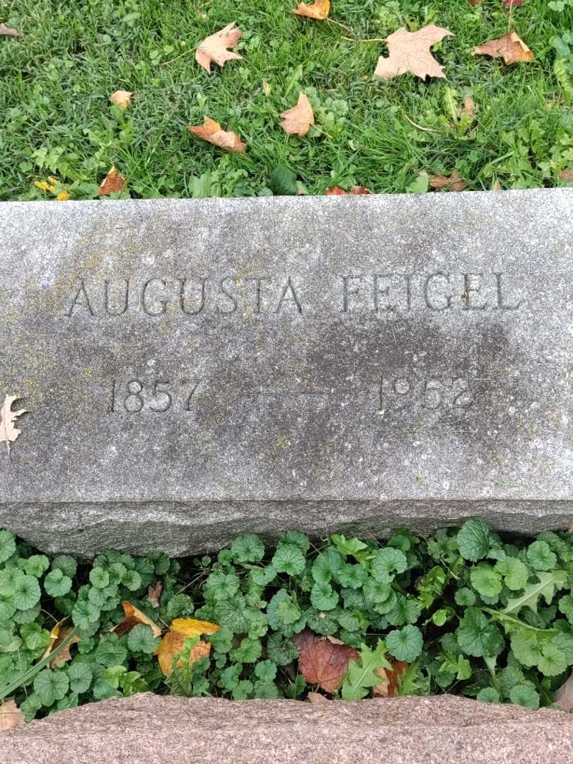 Augusta Feigel's grave. Photo 3