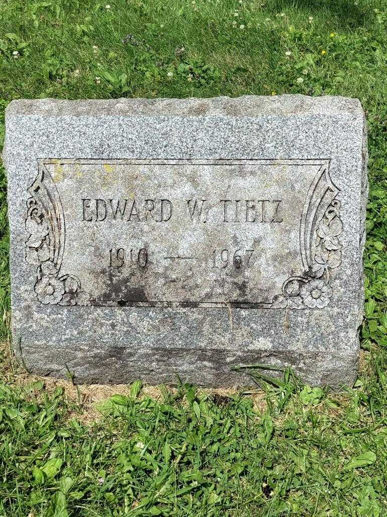 Edward W. Tietz's grave. Photo 3