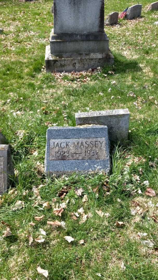 Jack D. Massey's grave. Photo 3