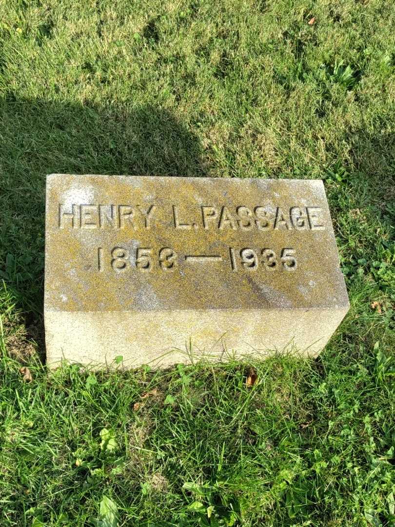 Henry L. Passage's grave. Photo 3