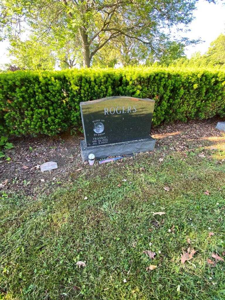 Frankie Rogers's grave. Photo 1