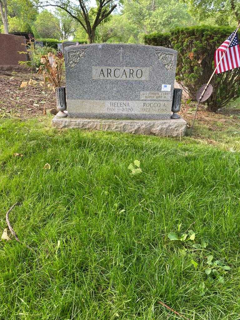 Helena Arcaro's grave. Photo 2