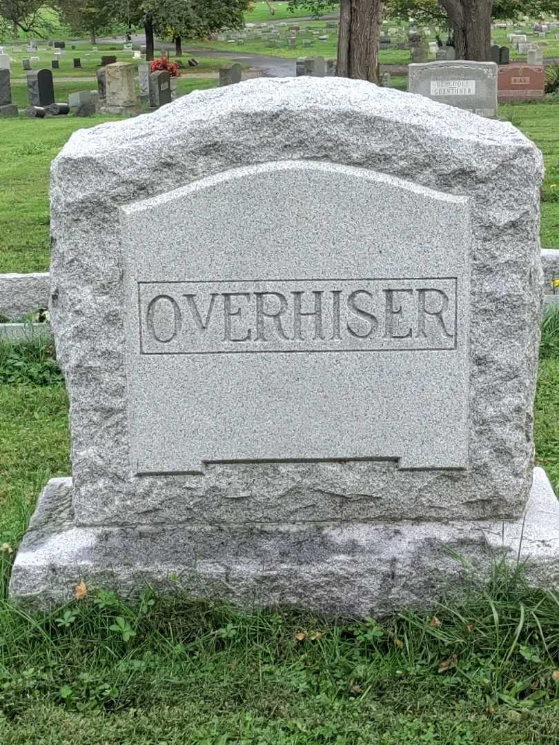 Bertha N. Overhiser's grave. Photo 4