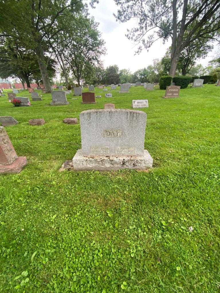 Caroline Day's grave. Photo 2