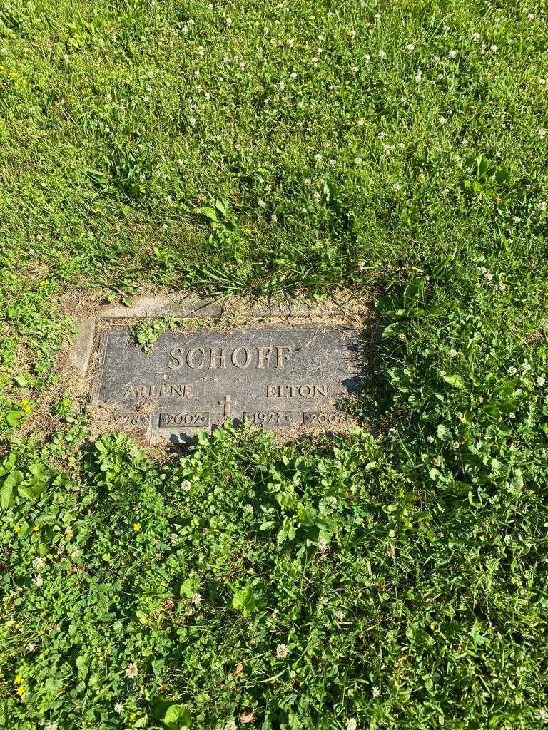 Elton Schoff's grave. Photo 2