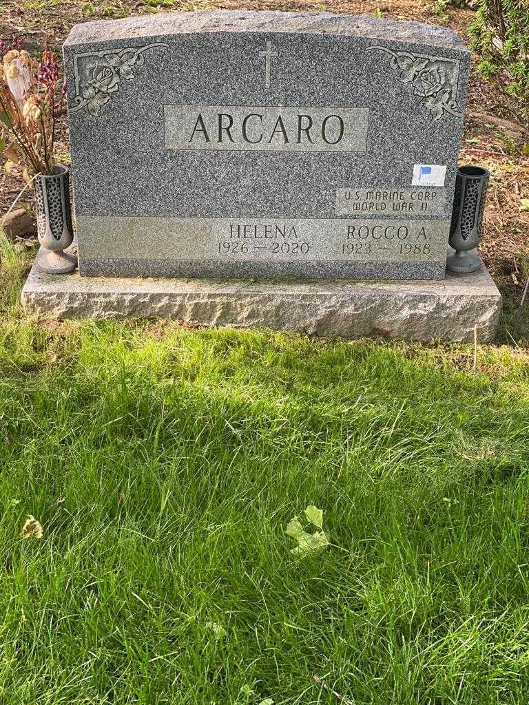 Helena Arcaro's grave. Photo 3