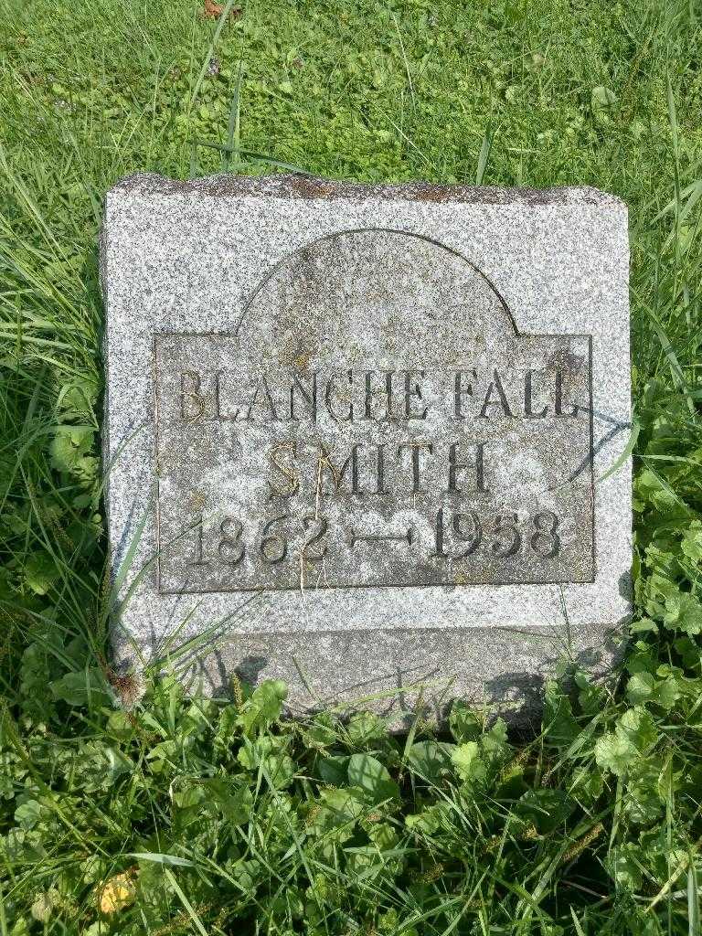 Blanche Fall Smith's grave. Photo 3