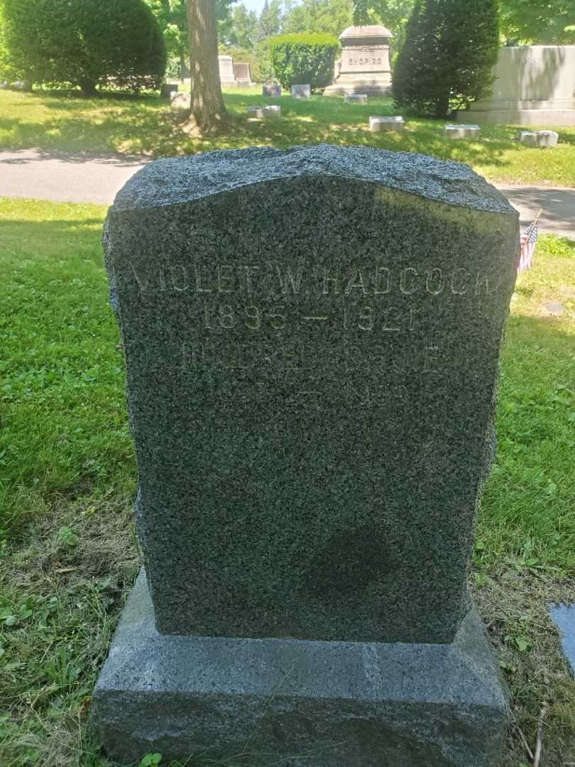 Violet Whitwell Hadcock's grave. Photo 3
