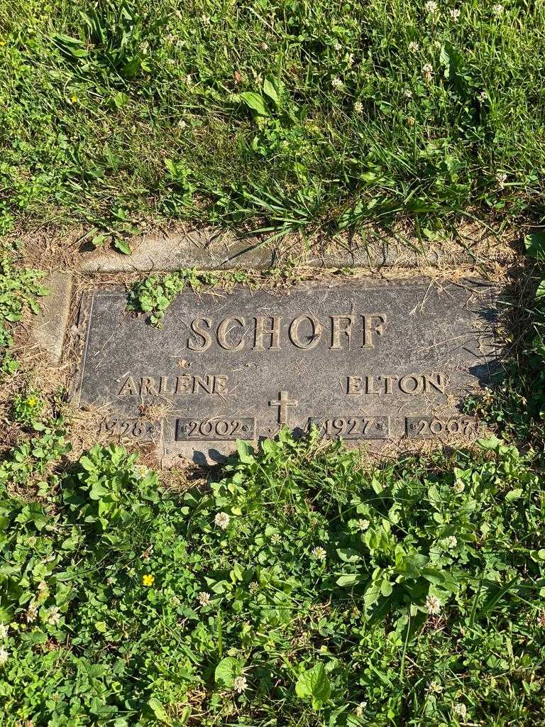 Elton Schoff's grave. Photo 3