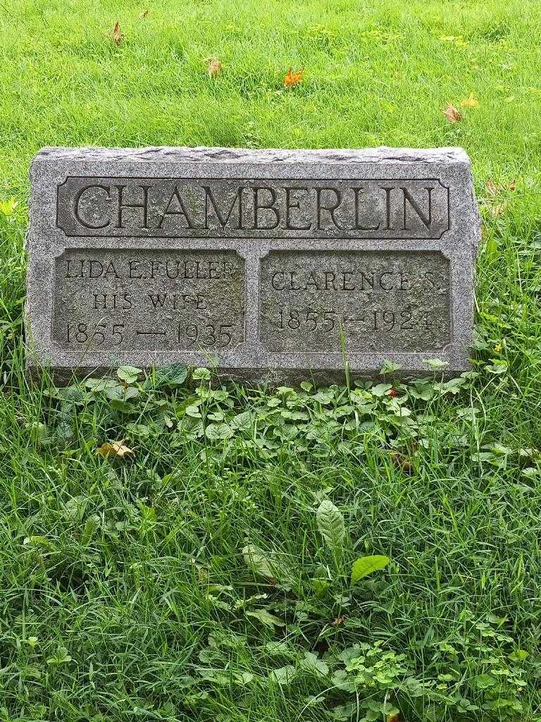Lida E. Fuller Chamberlin's grave. Photo 2