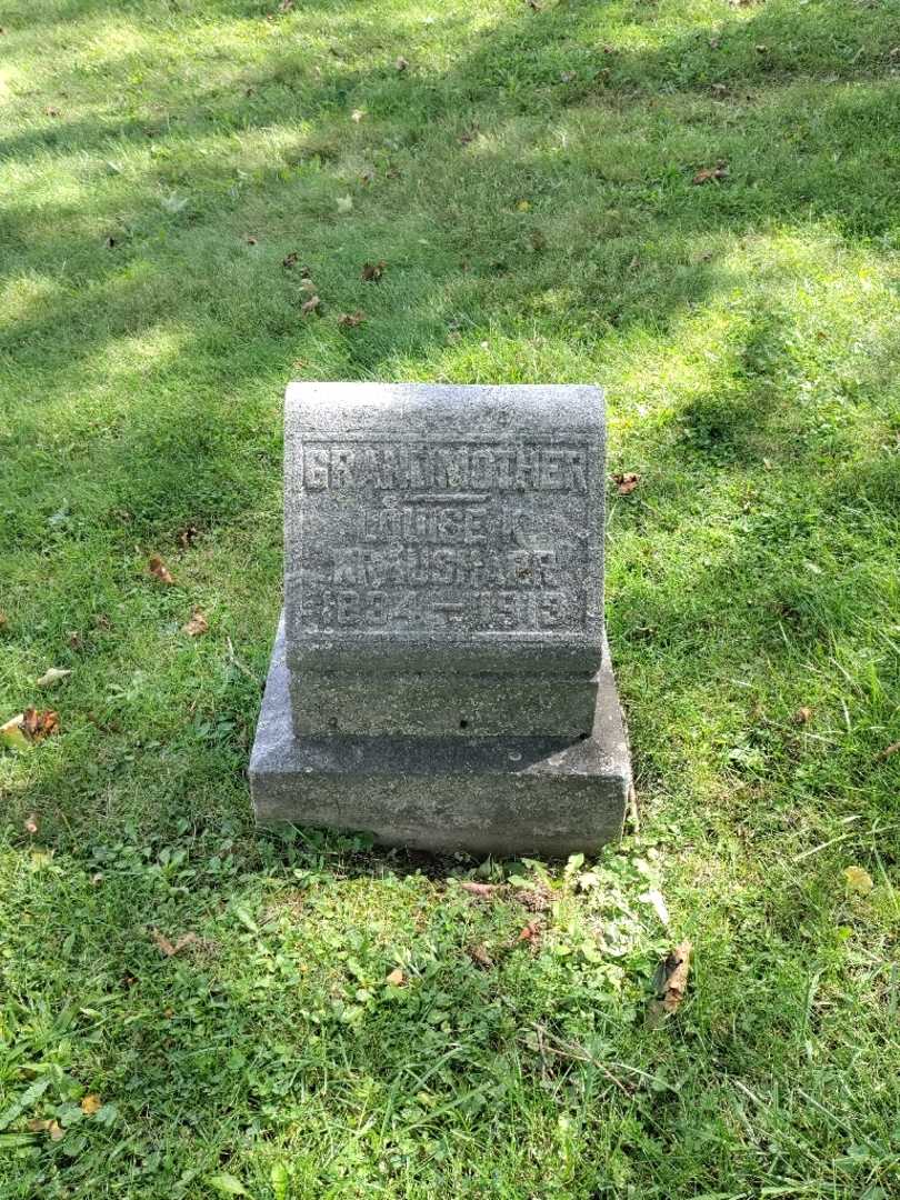 Louise K. Krausharr's grave. Photo 2