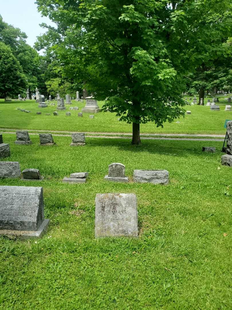 Martha E. Seamans's grave. Photo 2