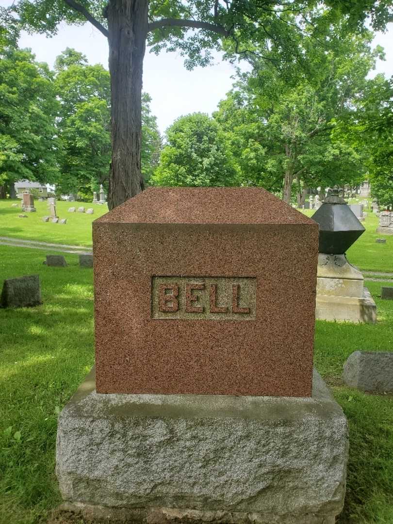 Louisa Bell's grave. Photo 5