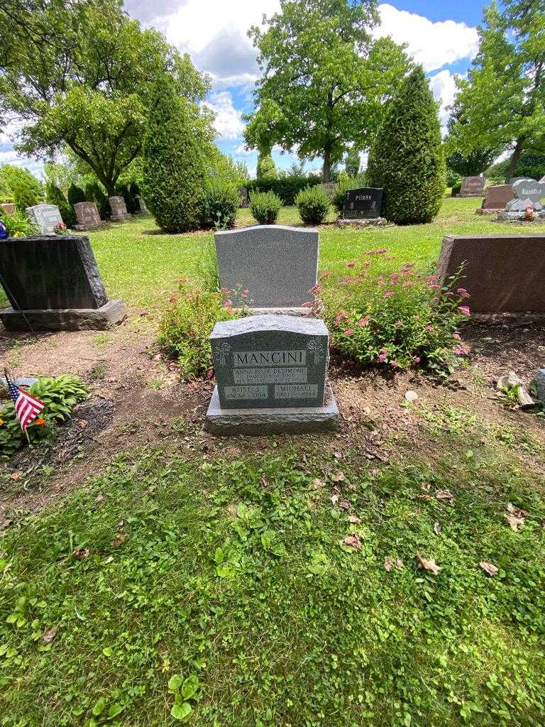 Anna Rose Mancini De Simone's grave. Photo 1