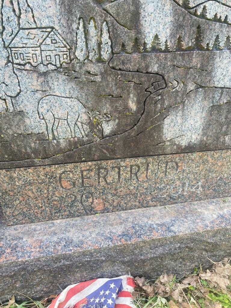 Gertrude Sojda's grave. Photo 4