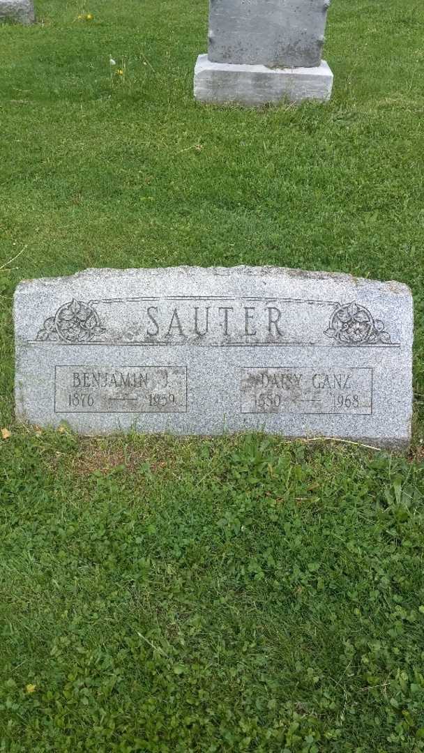 Benjamin J. Sauter's grave. Photo 3