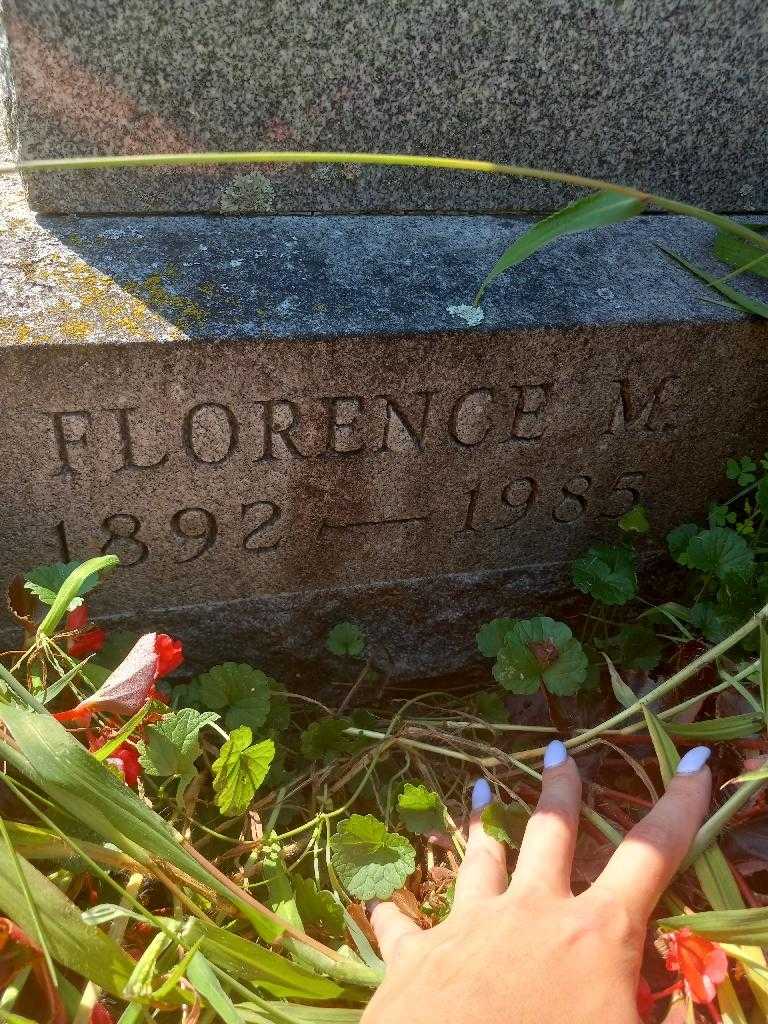 Florence M. Voigt's grave. Photo 3