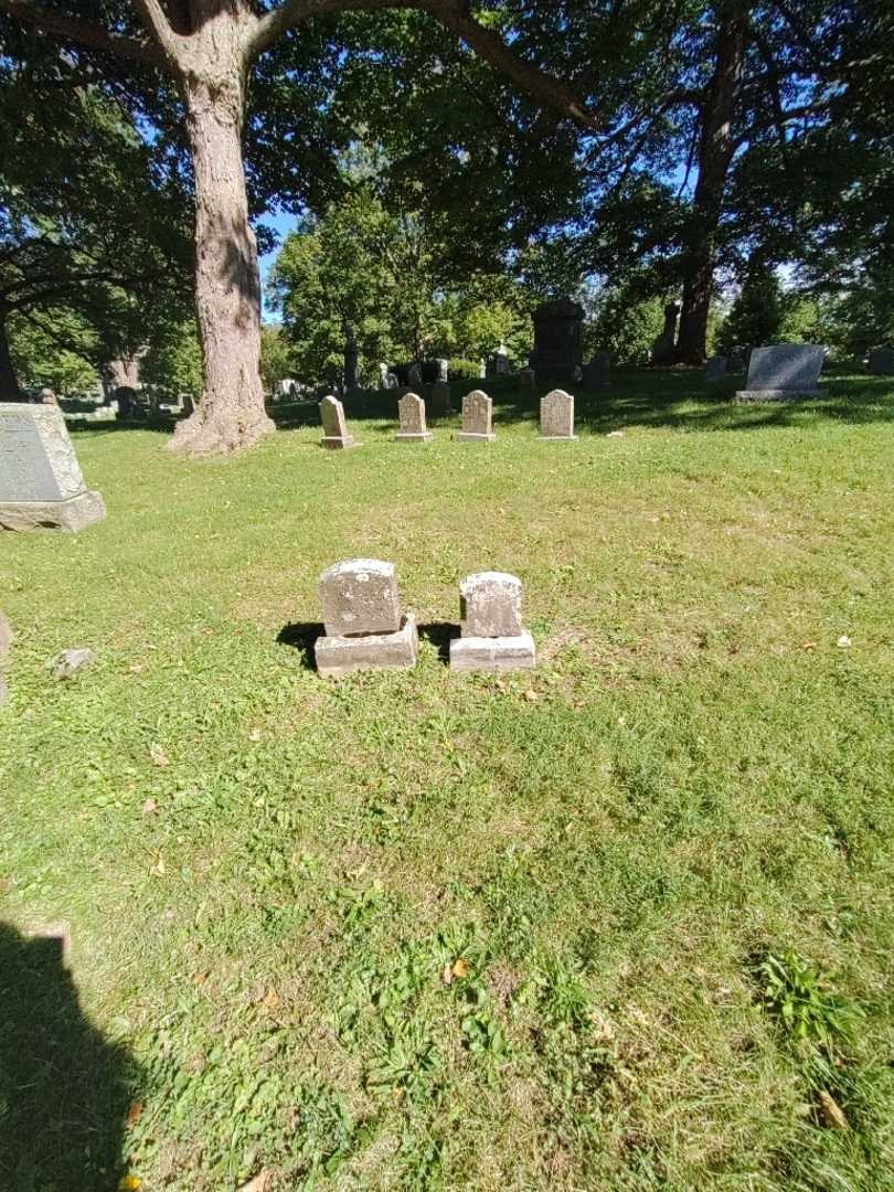 Allie Van Slyke's grave. Photo 1