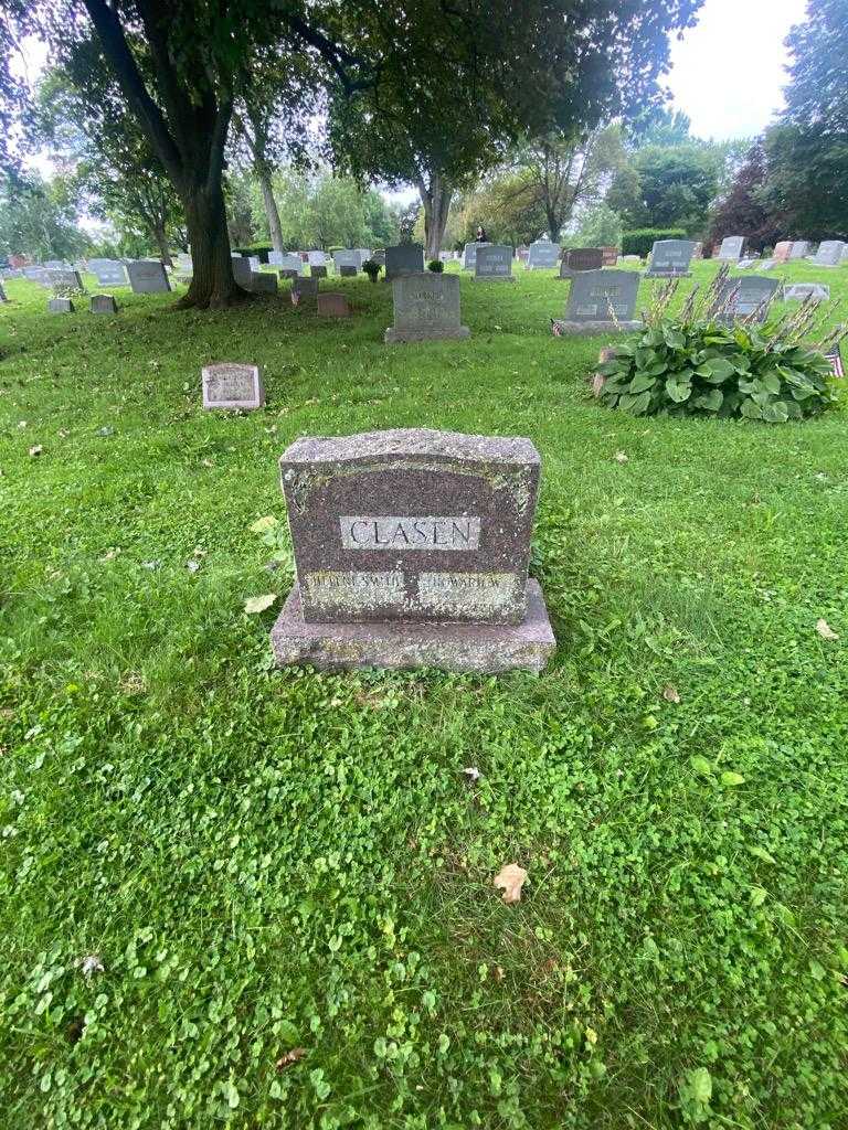 Helene Smith Clasen's grave. Photo 1