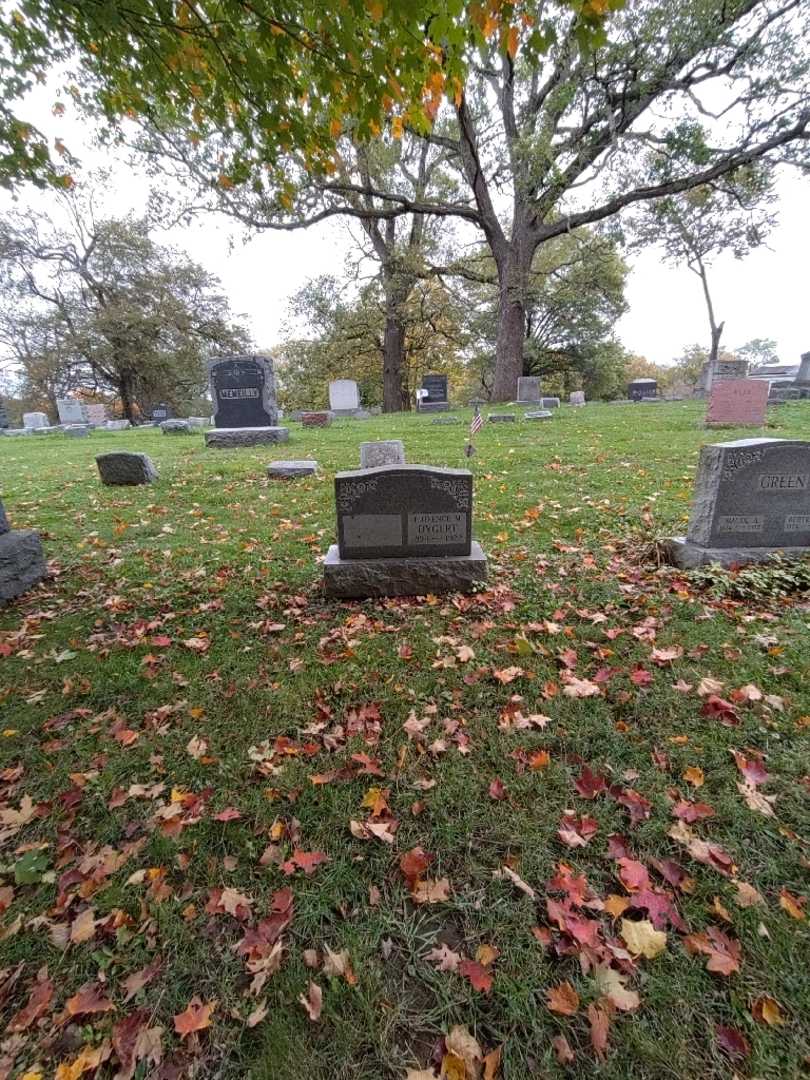 Florence M. Dygert's grave. Photo 1