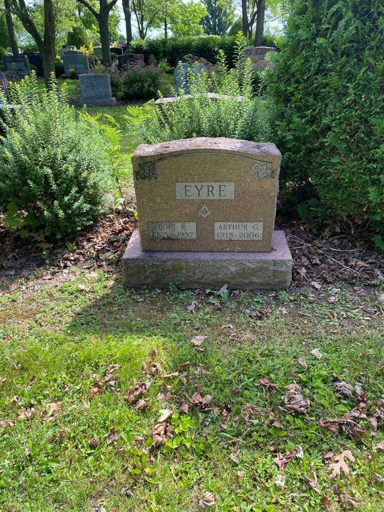 Lois R. Eyre's grave. Photo 2