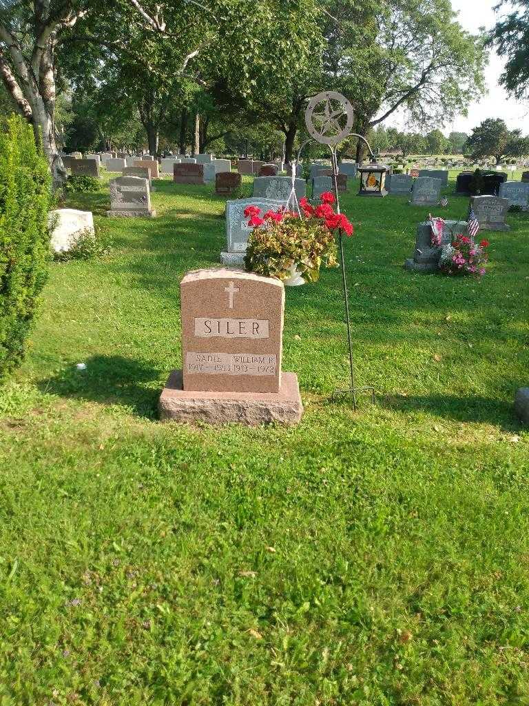Sadie Siler's grave. Photo 1