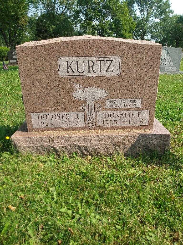 Dolores J. Kurtz's grave. Photo 2