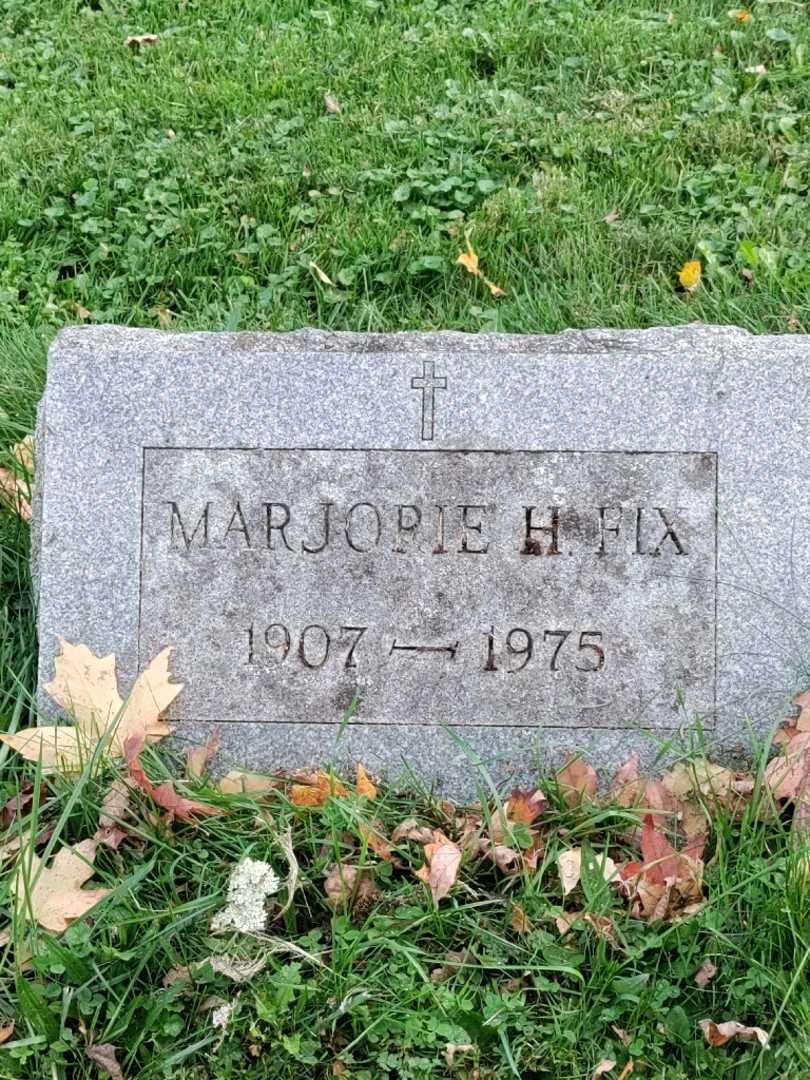 Marjorie H. Fix's grave. Photo 3