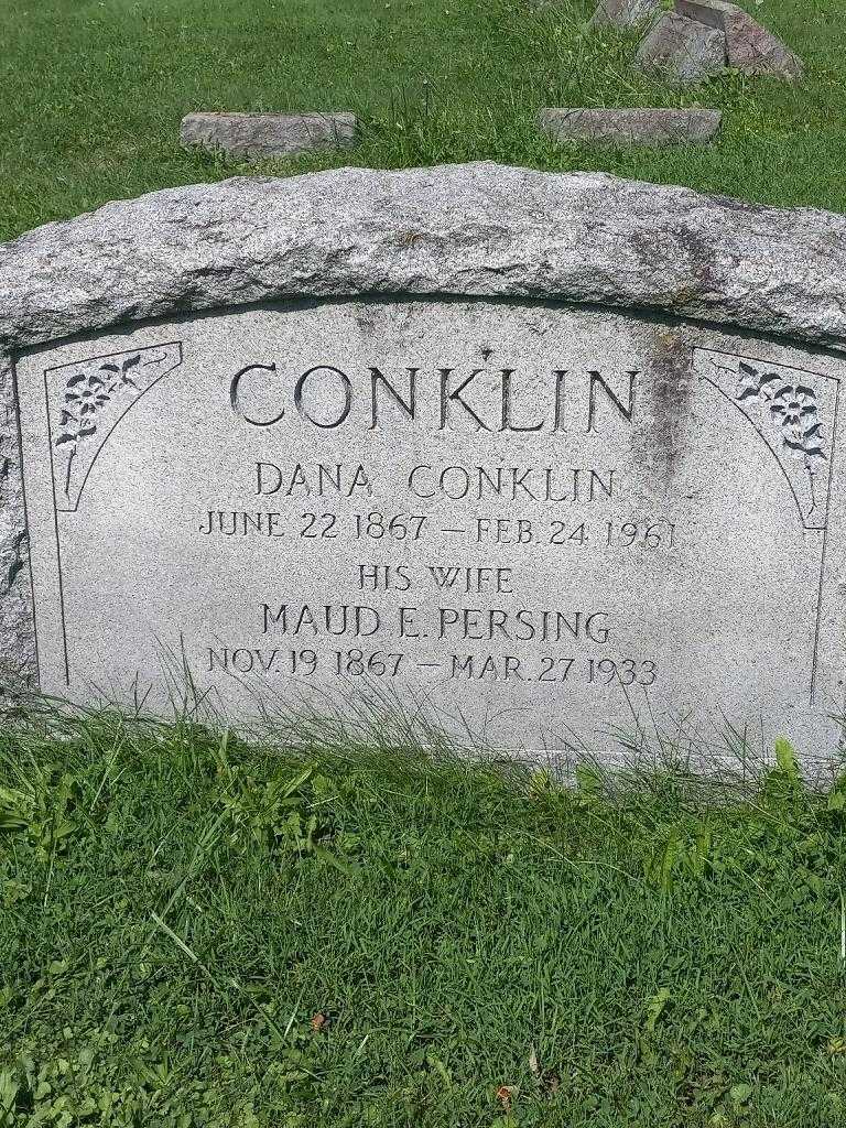 Dana Conklin's grave. Photo 3