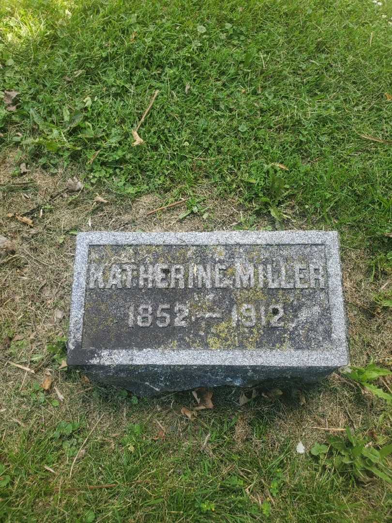 Katherine Miller's grave. Photo 4