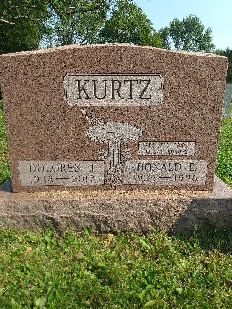 Dolores J. Kurtz's grave. Photo 3