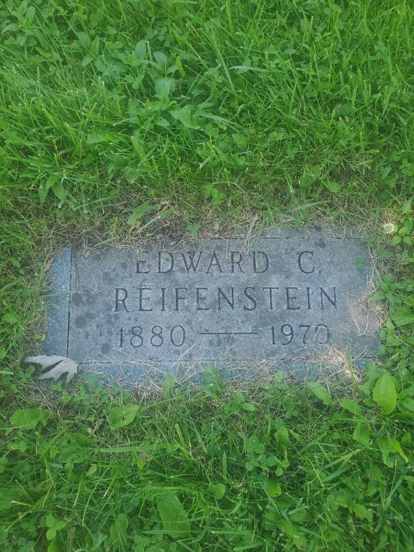 Edward C. Reifenstein Senior's grave. Photo 3