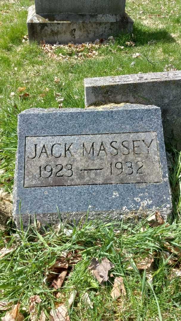 Jack D. Massey's grave. Photo 4