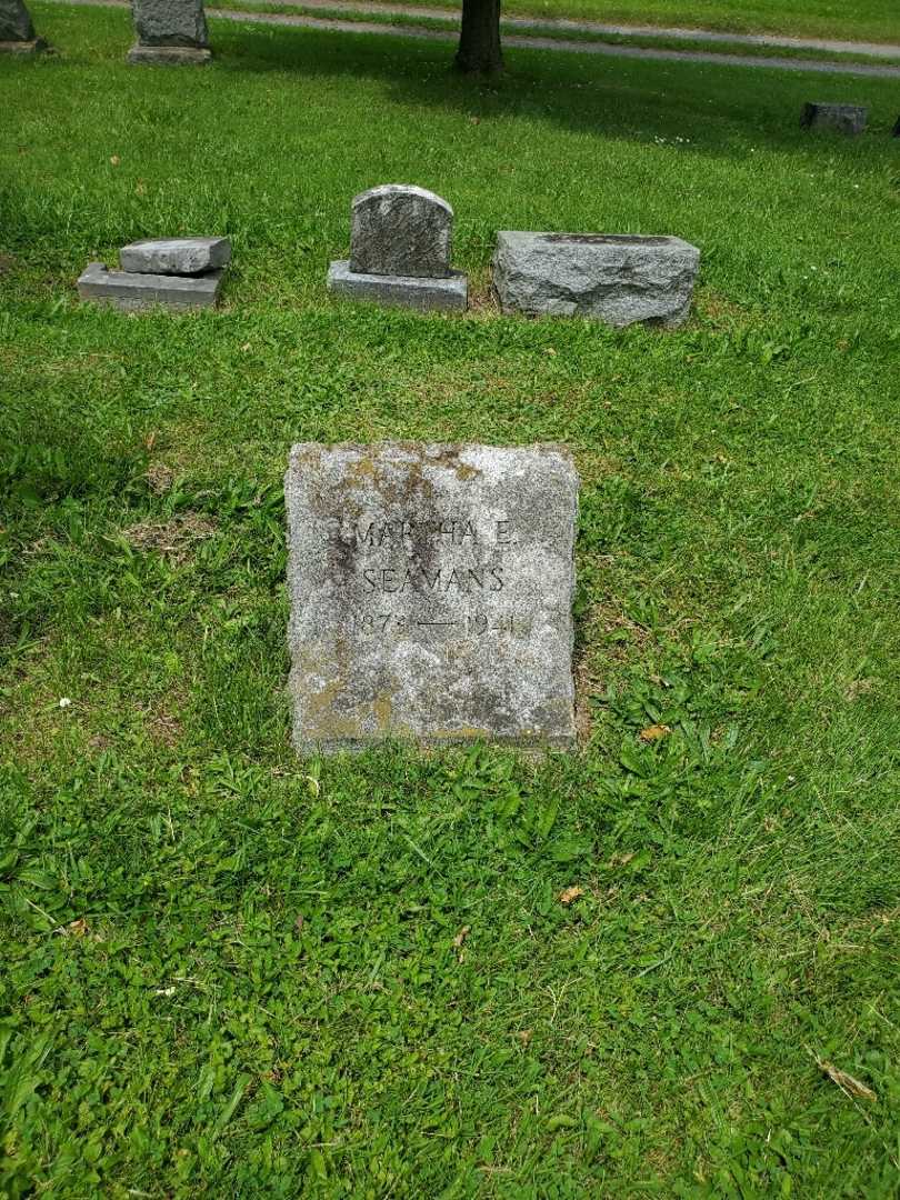 Martha E. Seamans's grave. Photo 3
