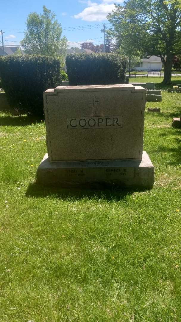 Marion E. Cooper's grave. Photo 2